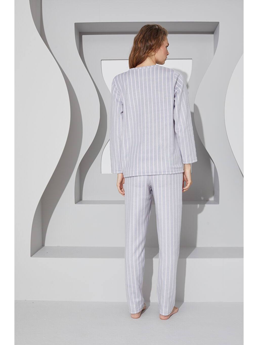 Gri Nakışlı Alt Üst Polar Pijama Takım 24223077-1