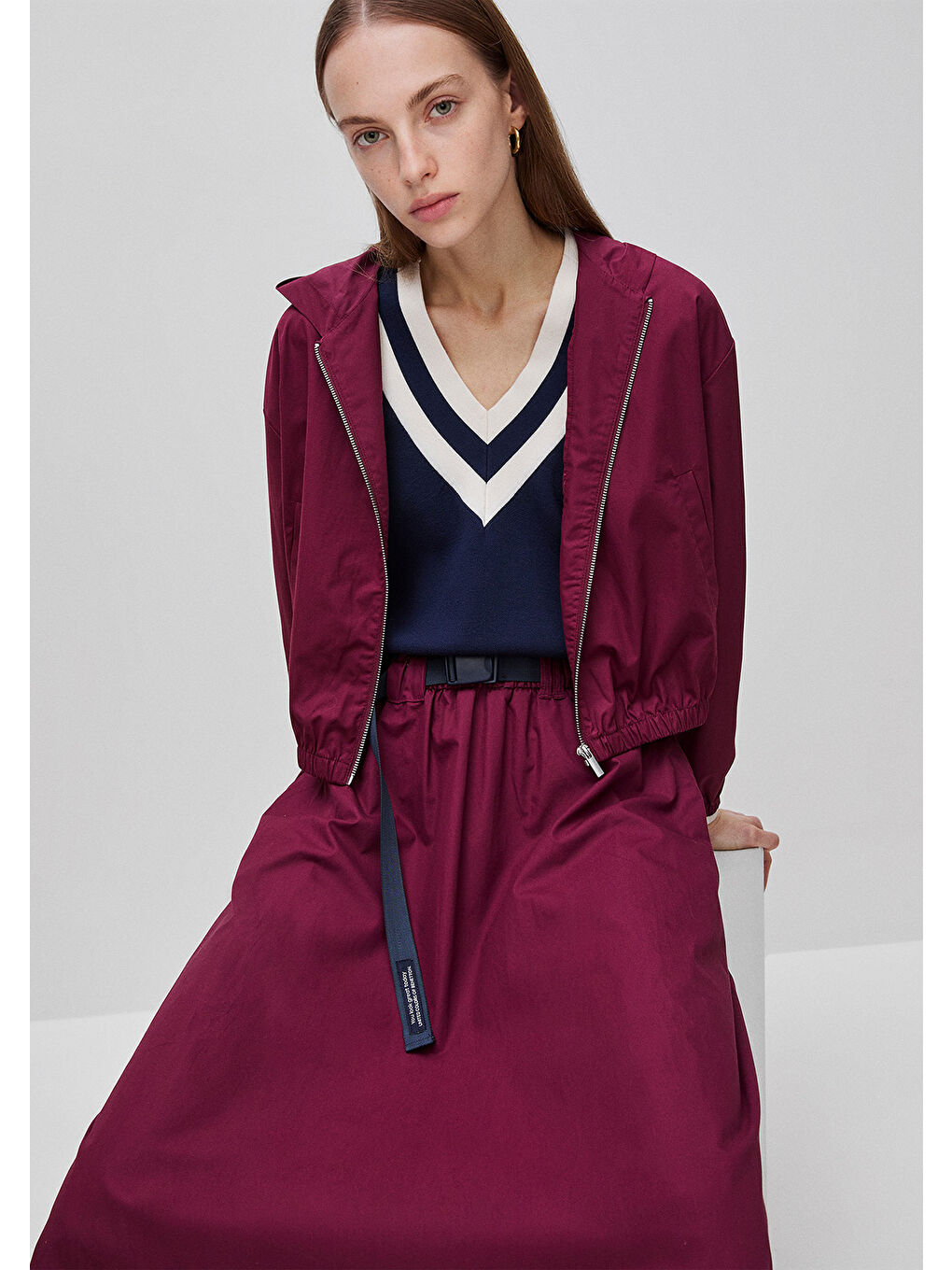 Kadın Lacivert Viskoz Karışımlı Çizgili Reglan Kol Derin V Yaka Kazak-2