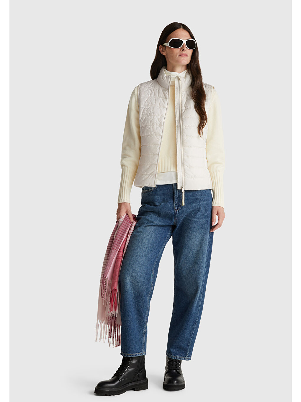 Ekru Kadın Krem Polyester Dolgulu Fermuarlı Slim Fit Pufa Yelek-4