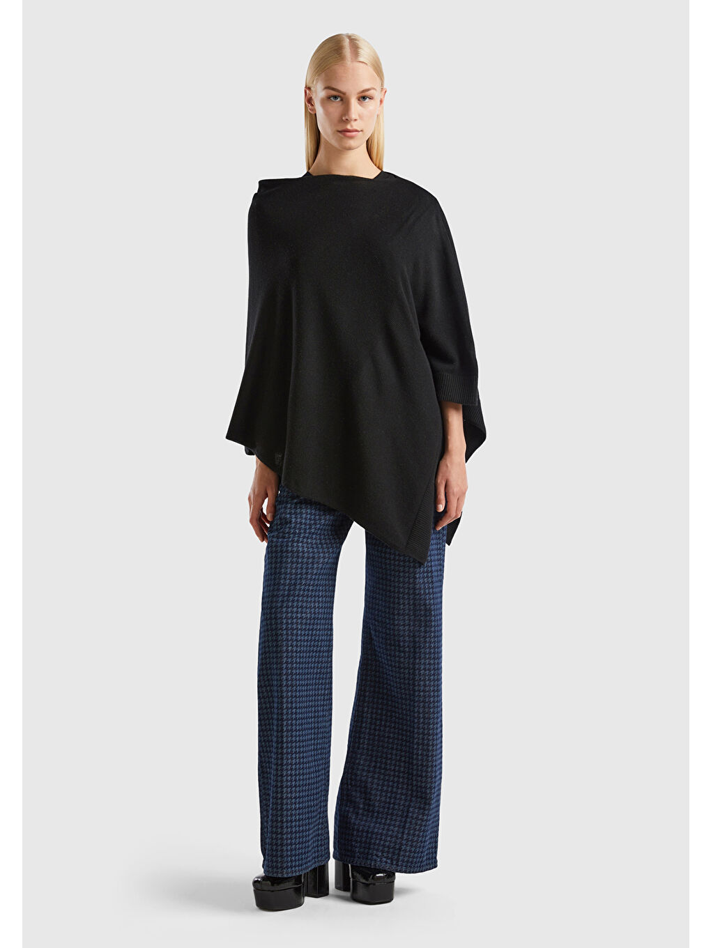 Kadın Siyah Kaşmir Karışımlı Panço