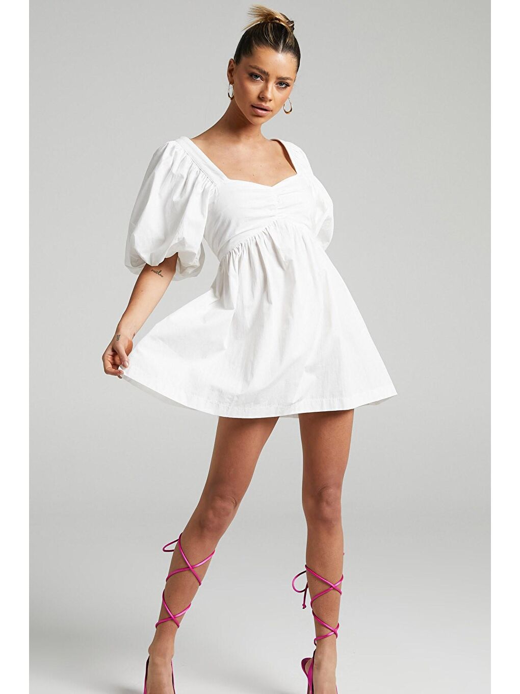 Beyaz Kalp Yaka Balon Kol Kadın Elbise MG1620-1