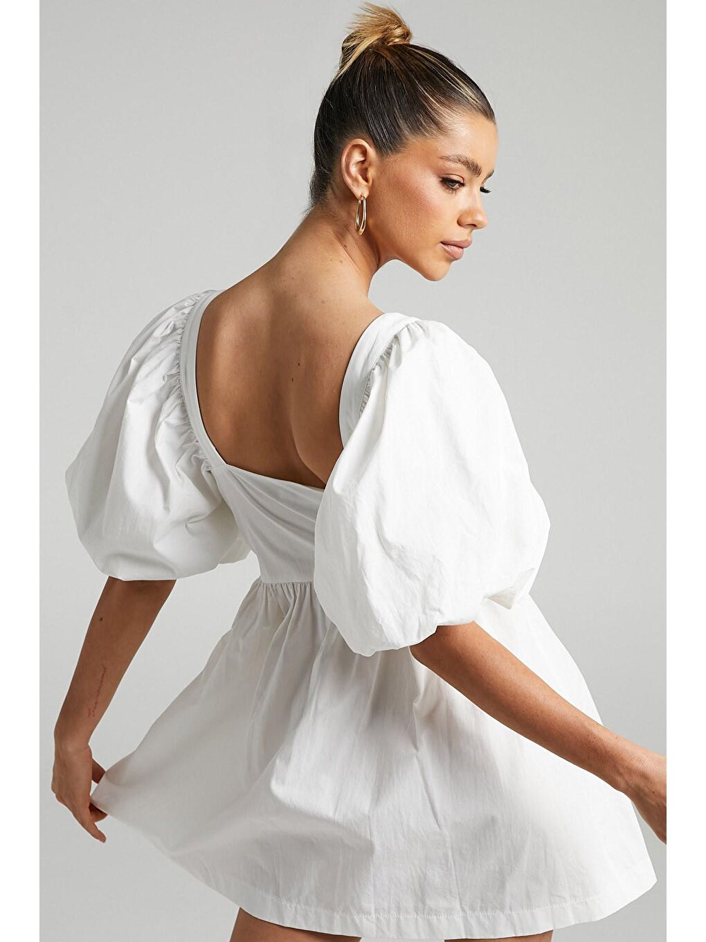 Beyaz Kalp Yaka Balon Kol Kadın Elbise MG1620-2