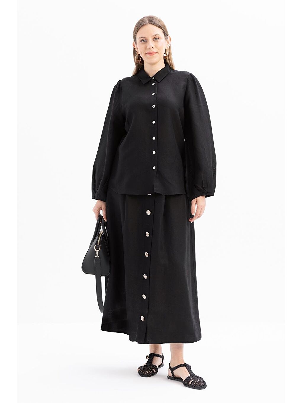 Siyah-Kol Ağzı Pile Detaylı Keten Gömlek-1