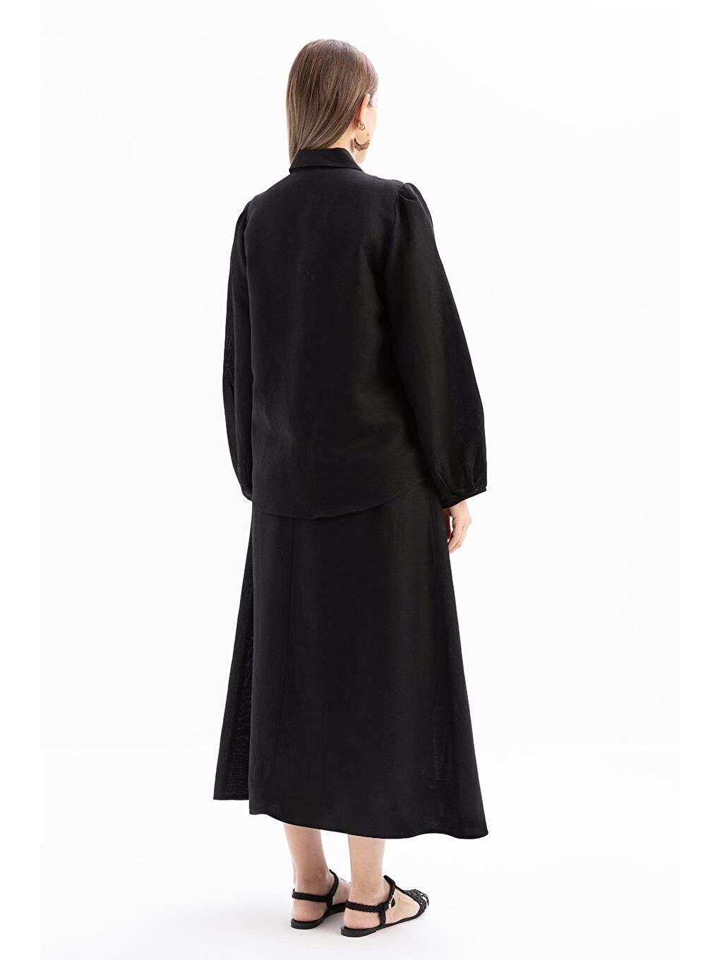 Siyah-Kol Ağzı Pile Detaylı Keten Gömlek-3