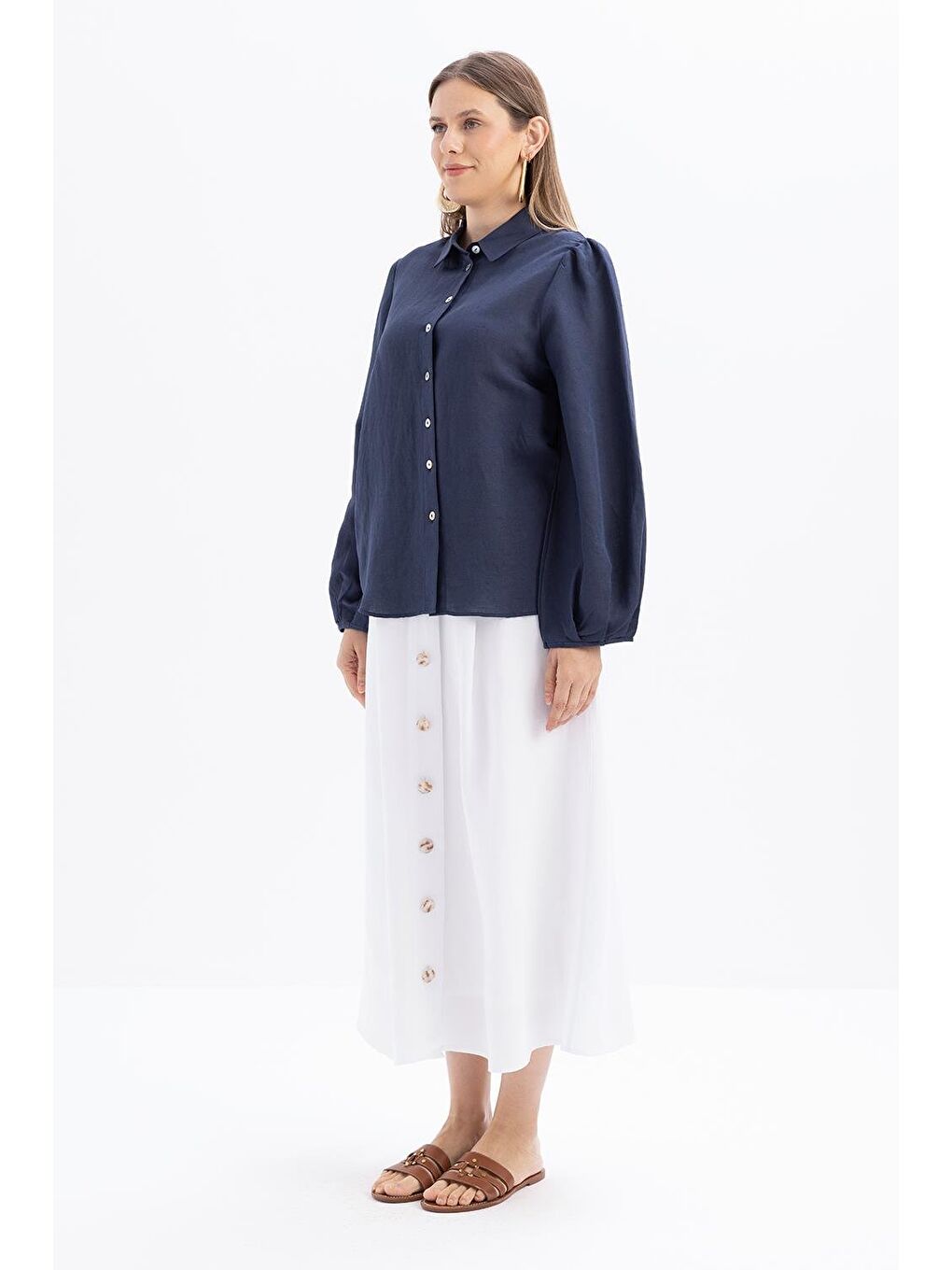 Beyaz İndigo-Kol Ağzı Pile Detaylı Keten Gömlek-2