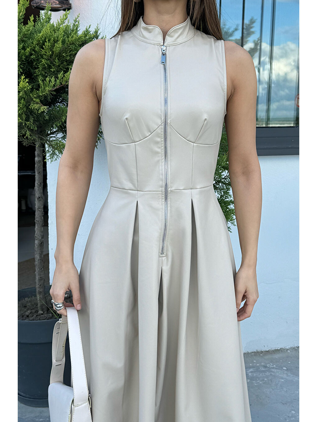 Bej Yarım Fermuarlı Suni Deri Elbise-2