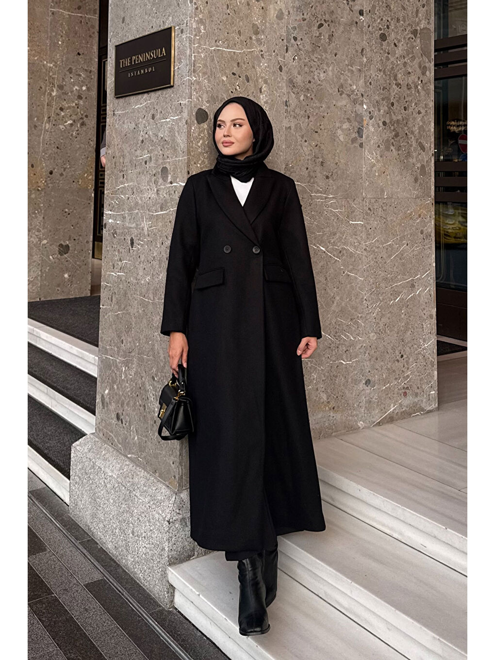 Kadın Arka Düğme Detaylı Kaşe Kaban Siyah