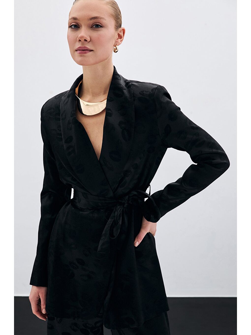 Şal Yaka Kuşaklı Ceket - Siyah-1