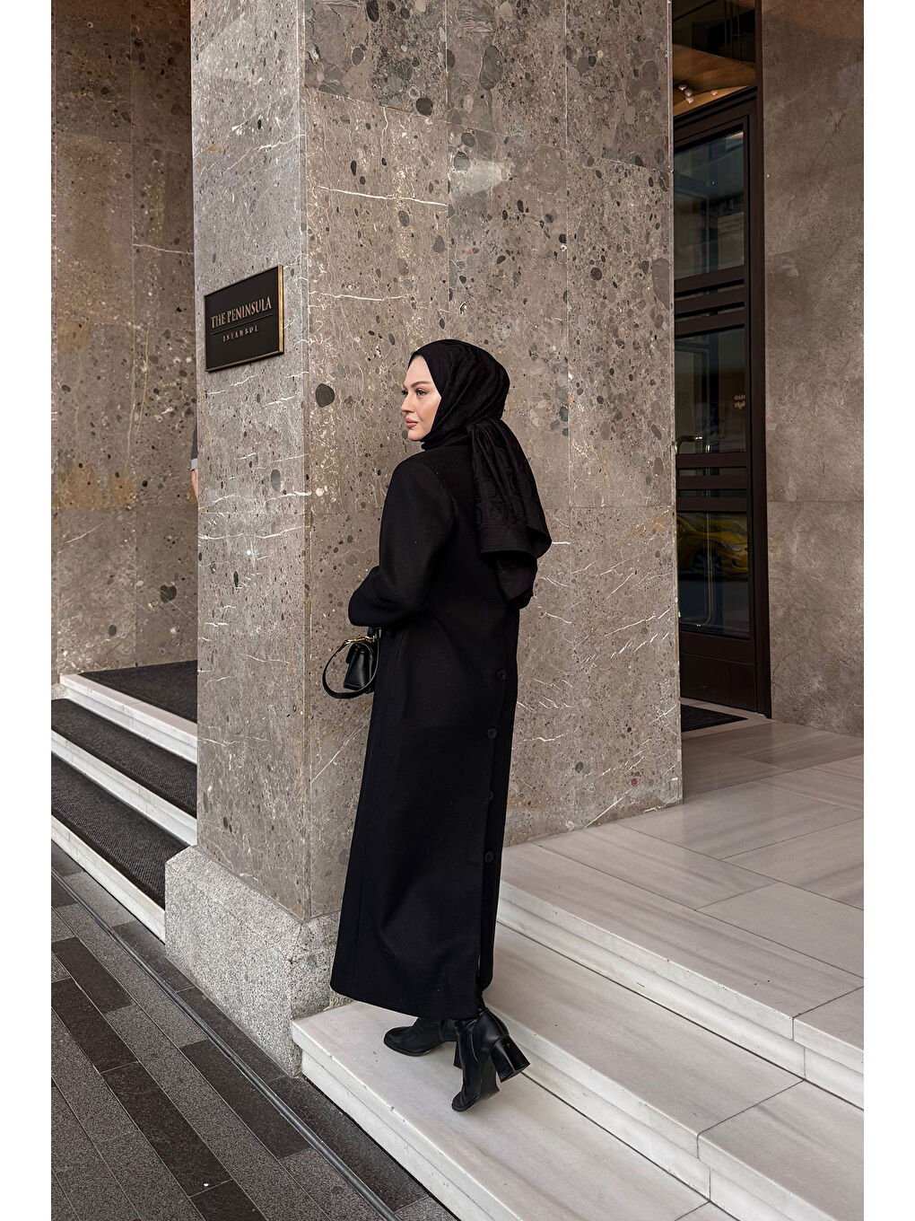 Kadın Arka Düğme Detaylı Kaşe Kaban Siyah-3