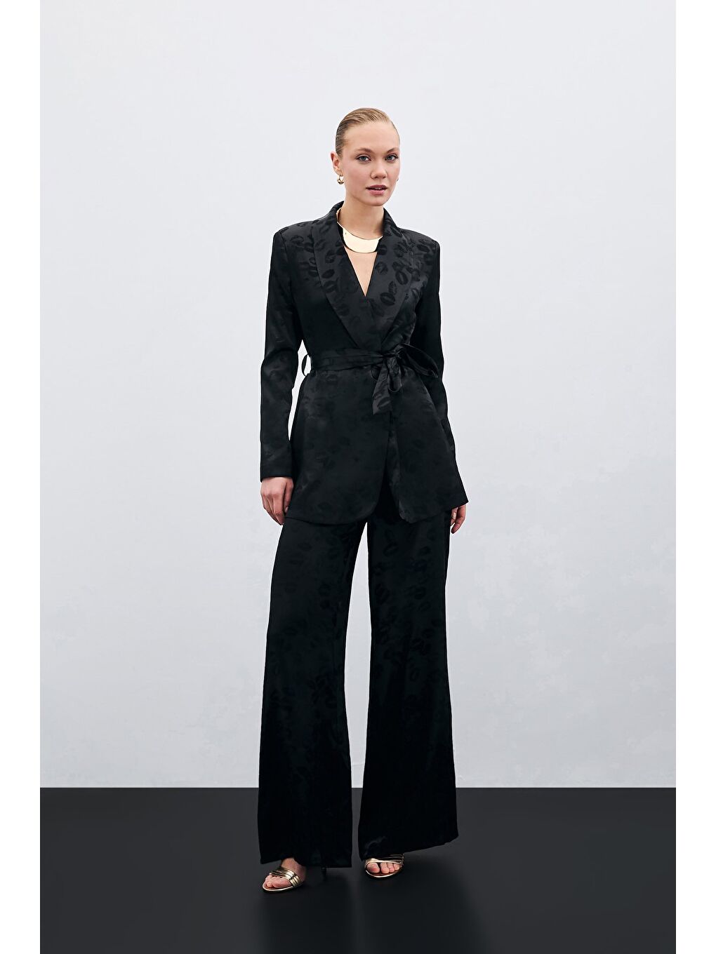 Bol Paça Desenli Pantolon - Siyah