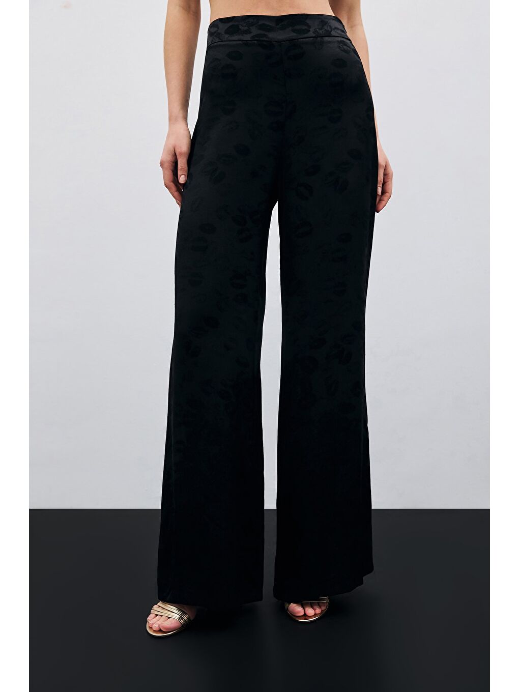 Bol Paça Desenli Pantolon - Siyah-3