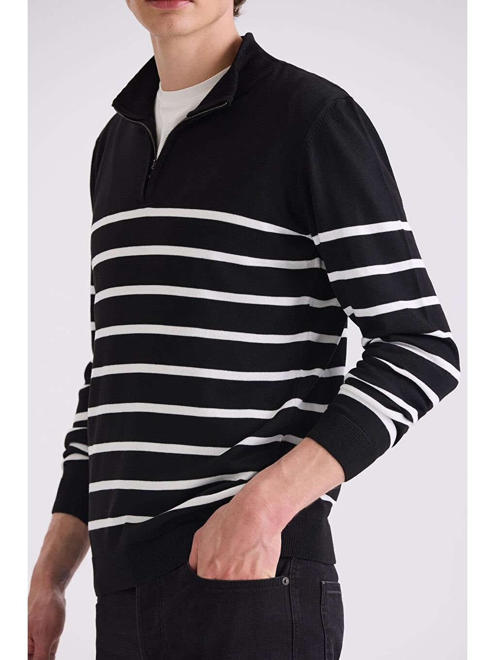 Siyah Slim Fit Yarım Balıkçı Triko Kazak-2