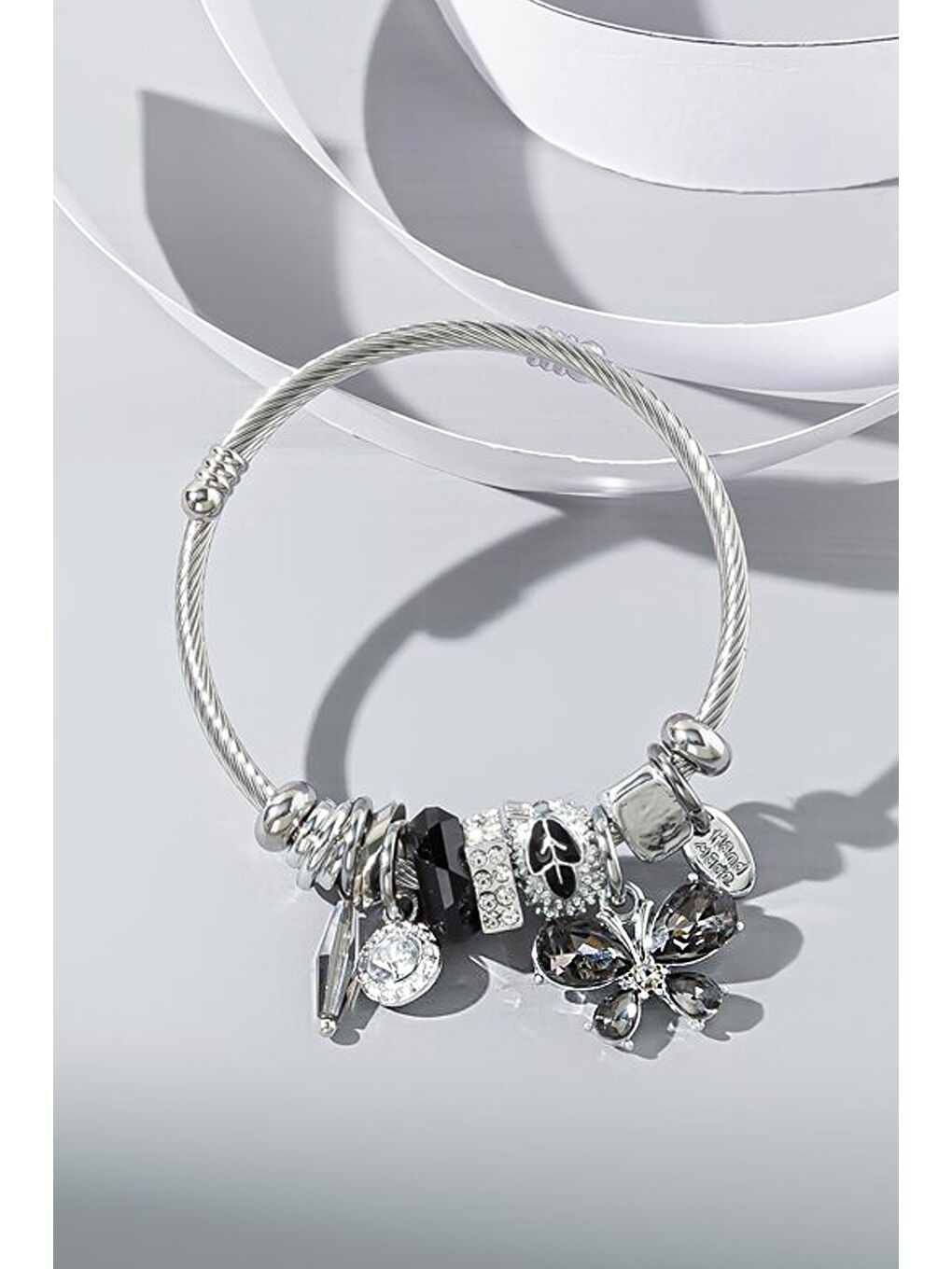 Gri Paslanmaz Kristal kelebek Detaylı Siyah Charm Sallantılı Bileklik-4