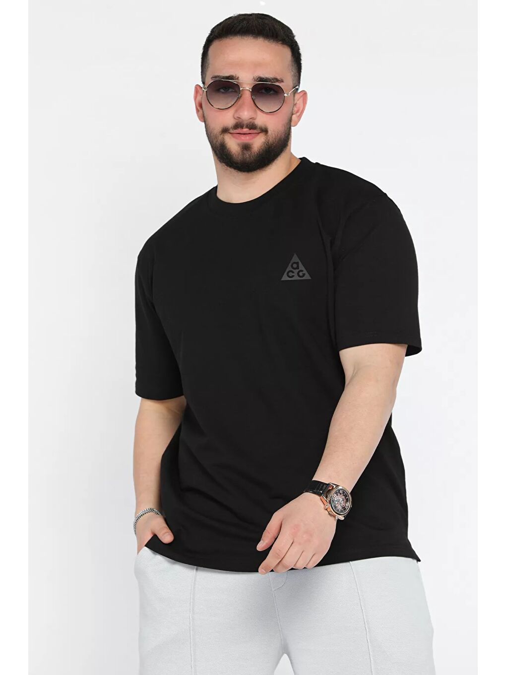 Siyah Erkek Bisiklet Yaka Baskılı Tişört