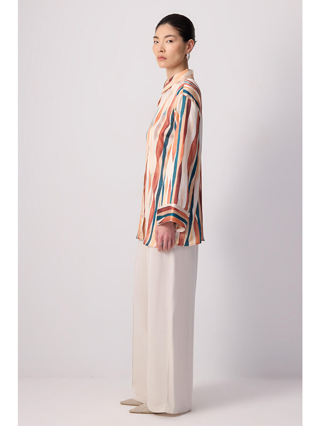 Kahverengi Şerit Desenli Saten Gömlek-2