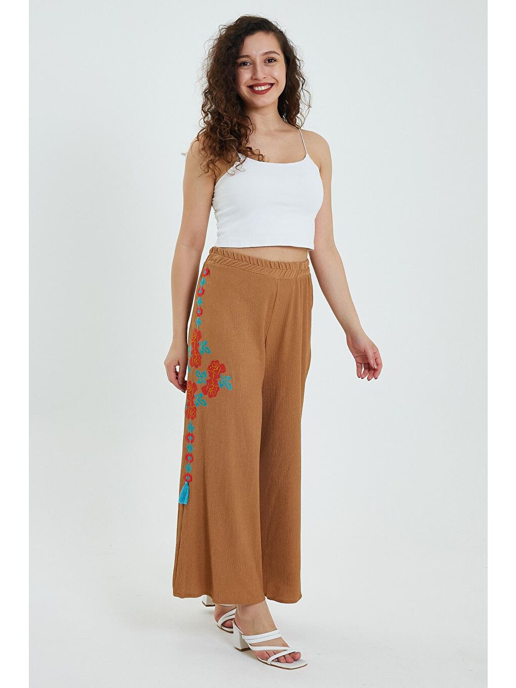 Sarı Kadın Yanı Nakışlı Bol Paça Pantolon 914-4