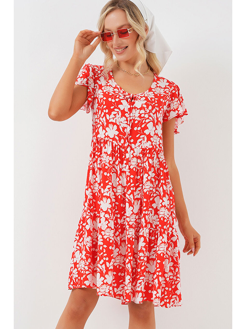 2352 V Yaka Kısa Elbise - Kırmızı