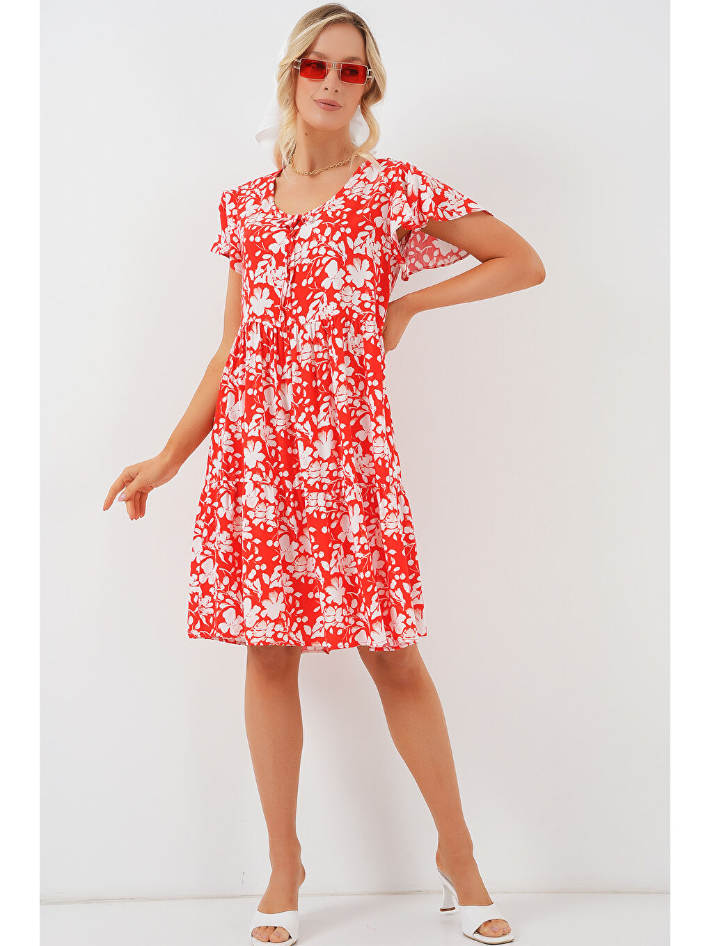 2352 V Yaka Kısa Elbise - Kırmızı-1