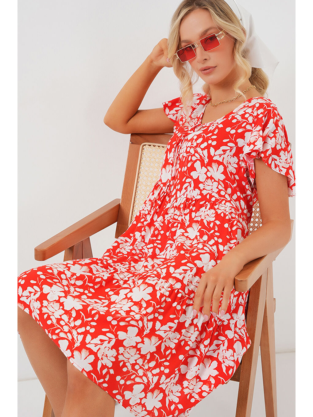 2352 V Yaka Kısa Elbise - Kırmızı-3