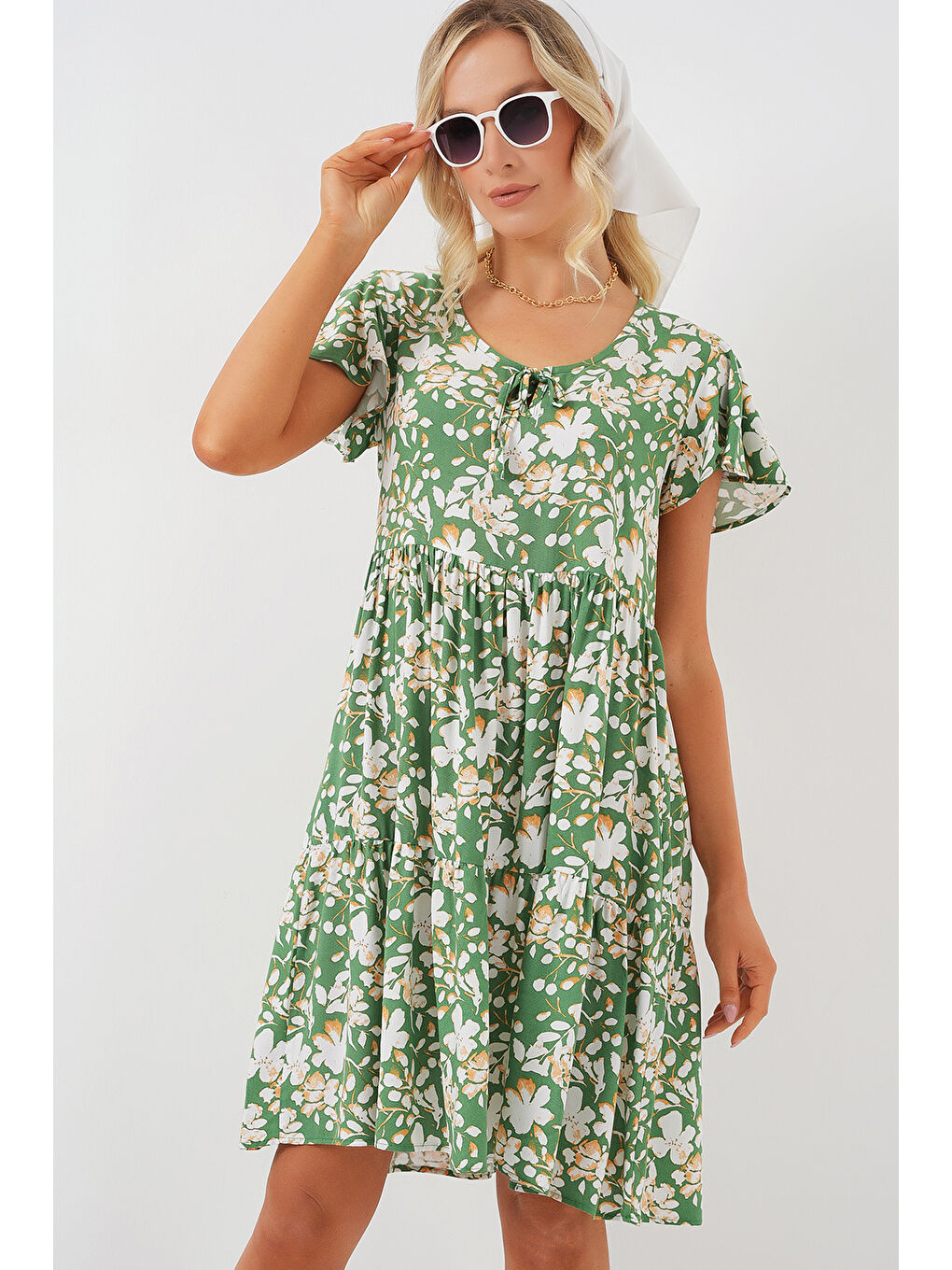 2352 V Yaka Kısa Elbise - M. Yeşil