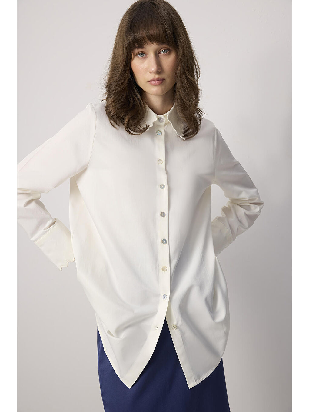 Ekru Nakış Detaylı Gömlek