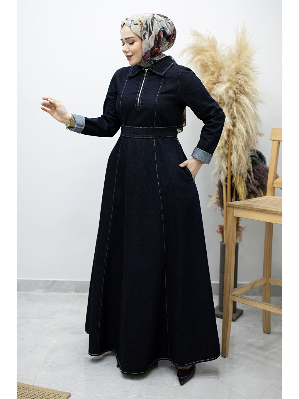 Yarım Fermuarlı Kuşaklı Jean Elbise TSD260172 Koyu Mavi-4