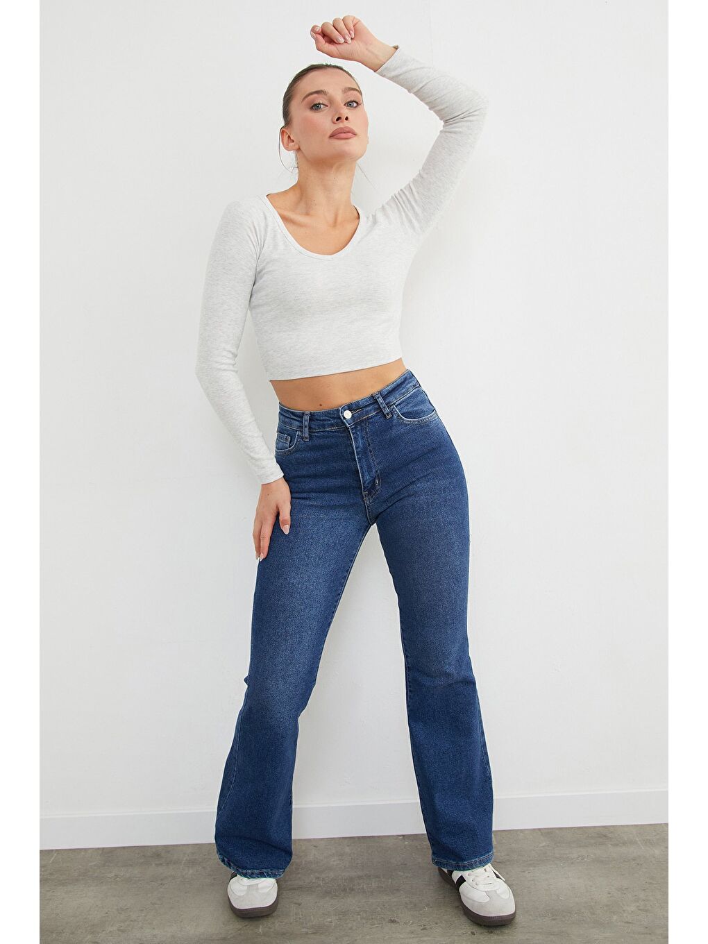 Gri V Yaka Uzun Kol Crop Bluz-1