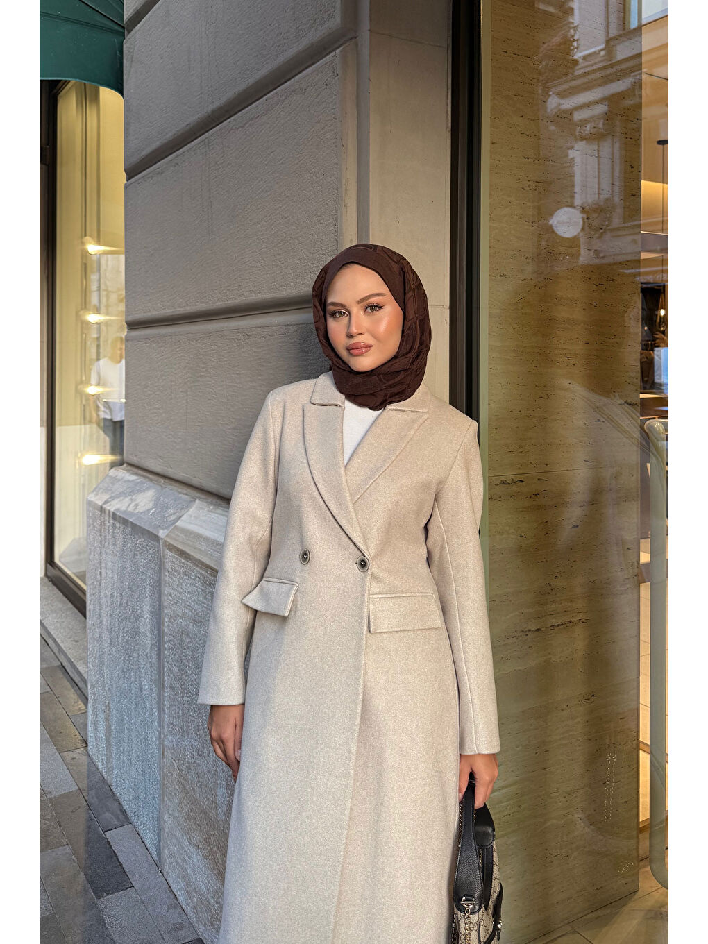 Ekru Kadın Arka Düğme Detaylı Kaşe Kaban Krem-1