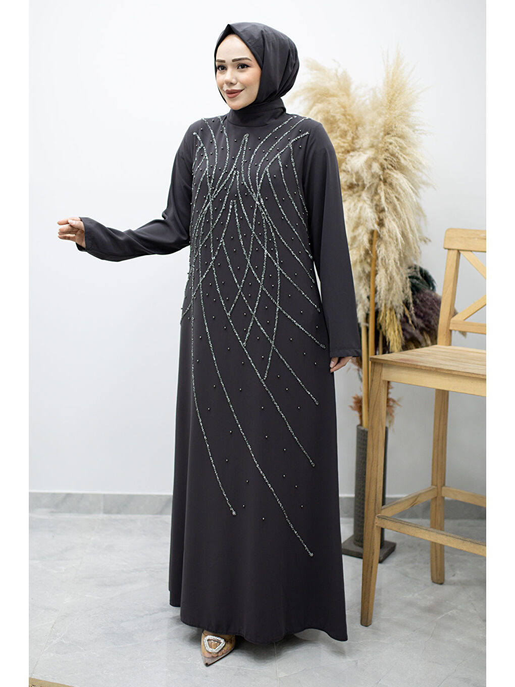 Gri Hakim Yaka Taşlı Elbise TSD260170 Füme