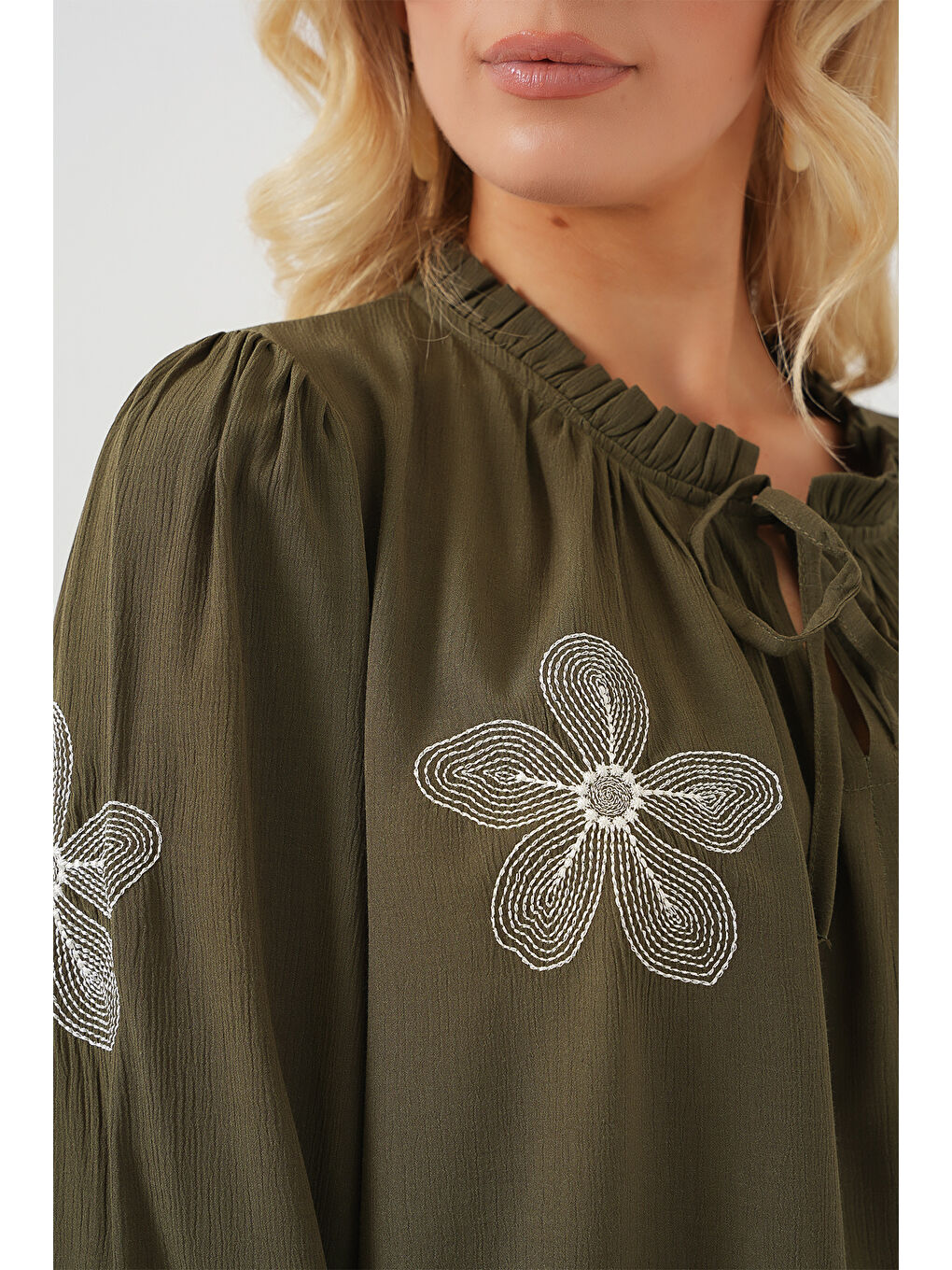 Kadın Uzun Kol Nakışlı Örme Bluz 951 - Haki-3
