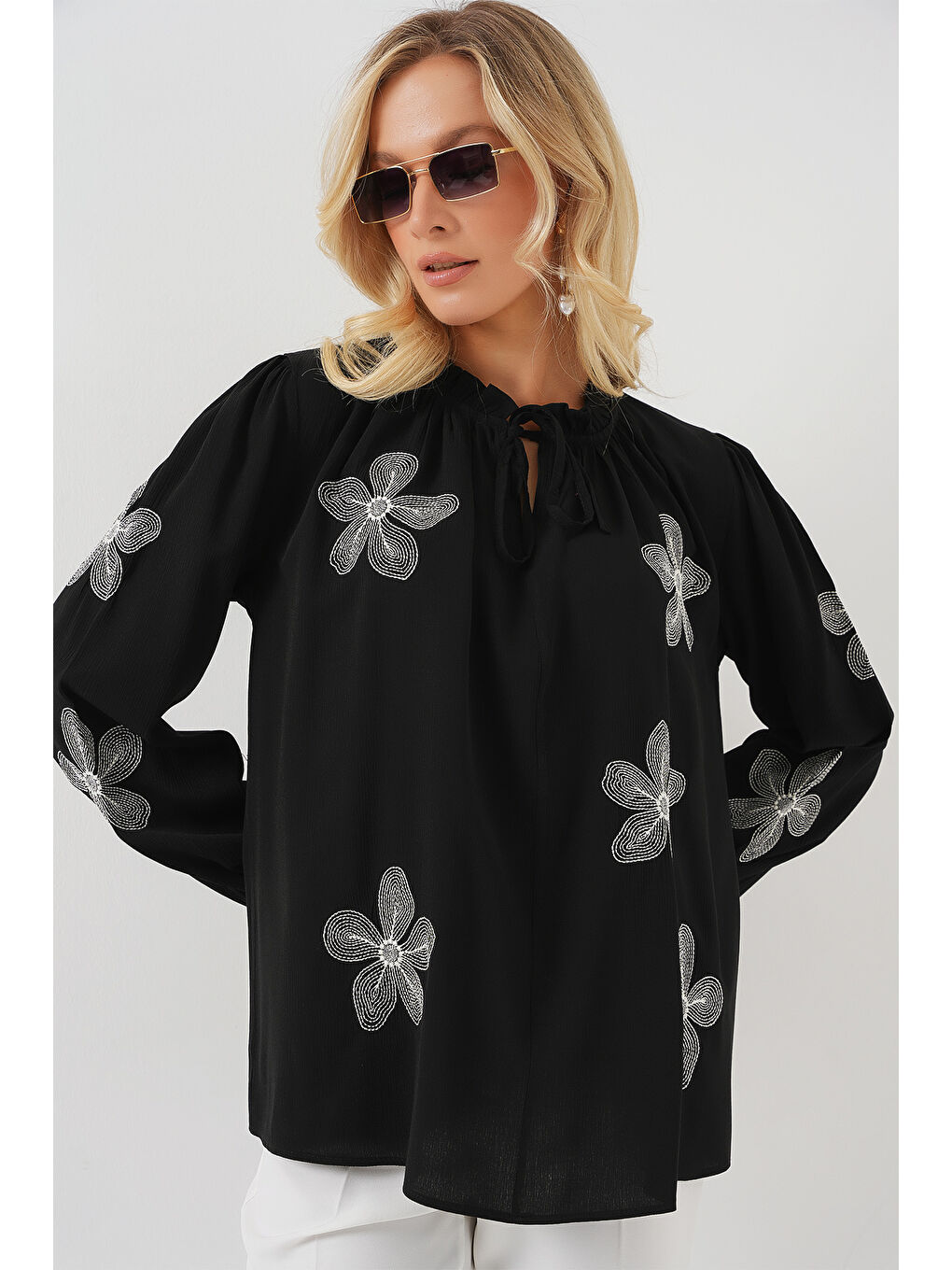 Kadın Uzun Kol Nakışlı Örme Bluz 951 - Siyah-2