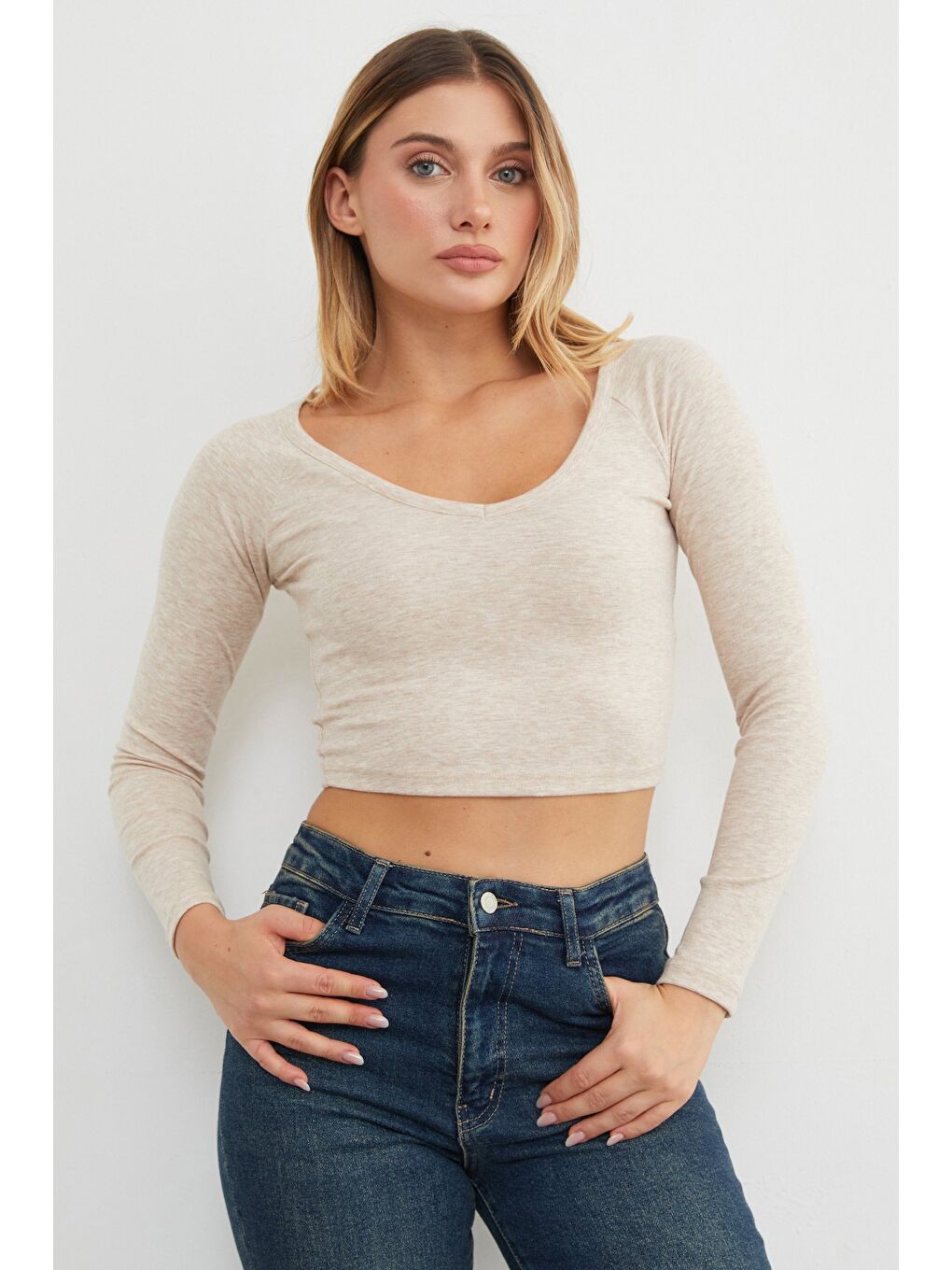 Bej V Yaka Uzun Kol Crop Bluz