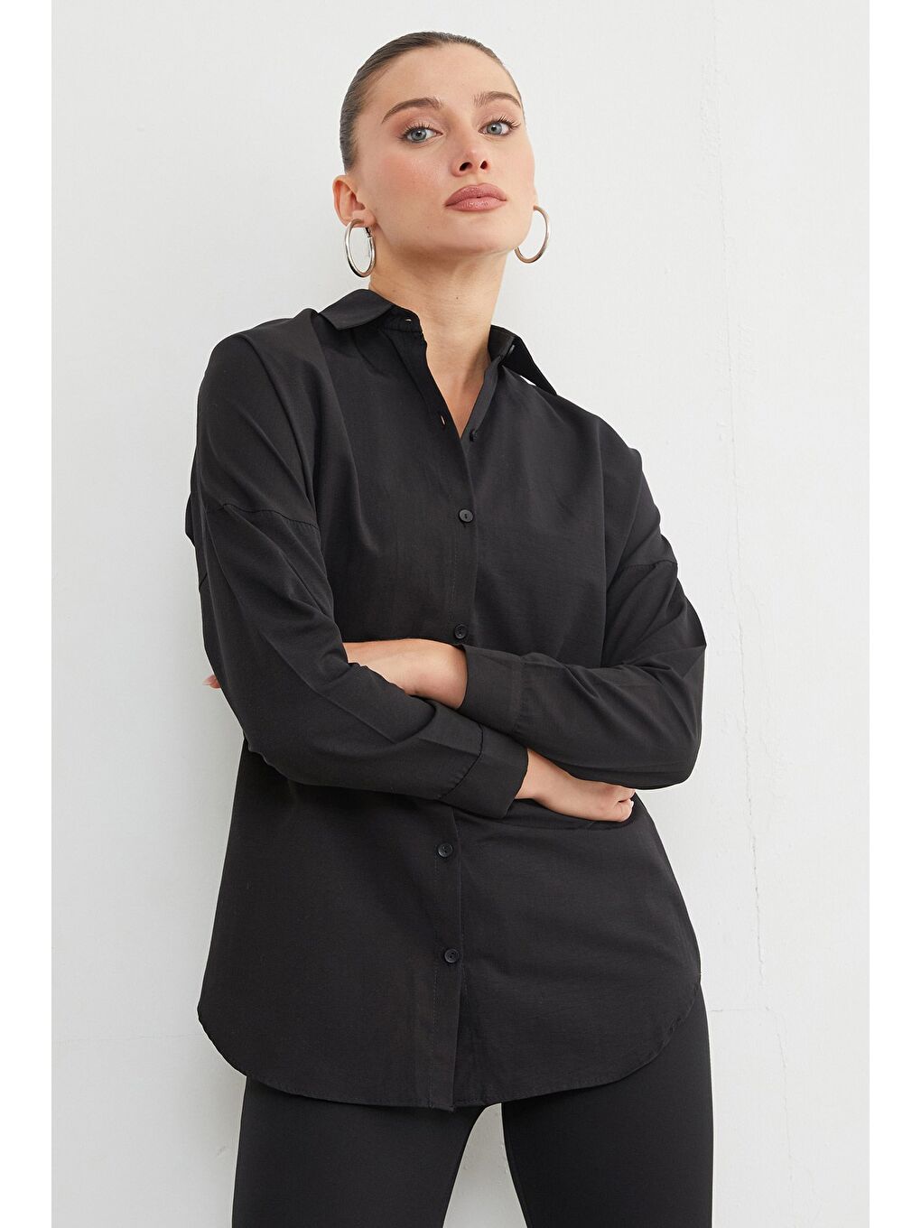 Siyah Basic Düğmeli Gömlek-3