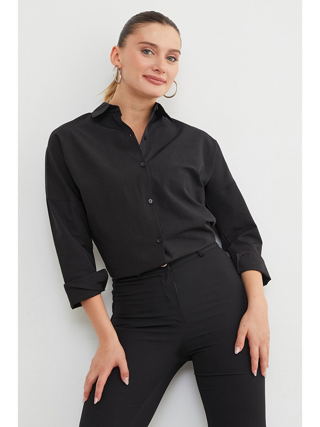 Siyah Basic Düğmeli Gömlek-4