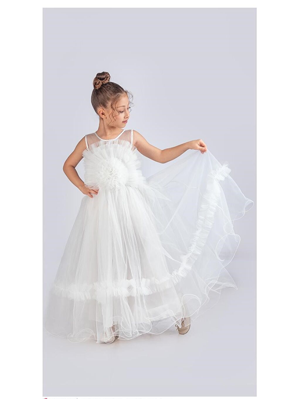 Beyaz Uzun Etekli , Askılı Kız Cocuk Gül Motif Abiye Elbise M00670-8