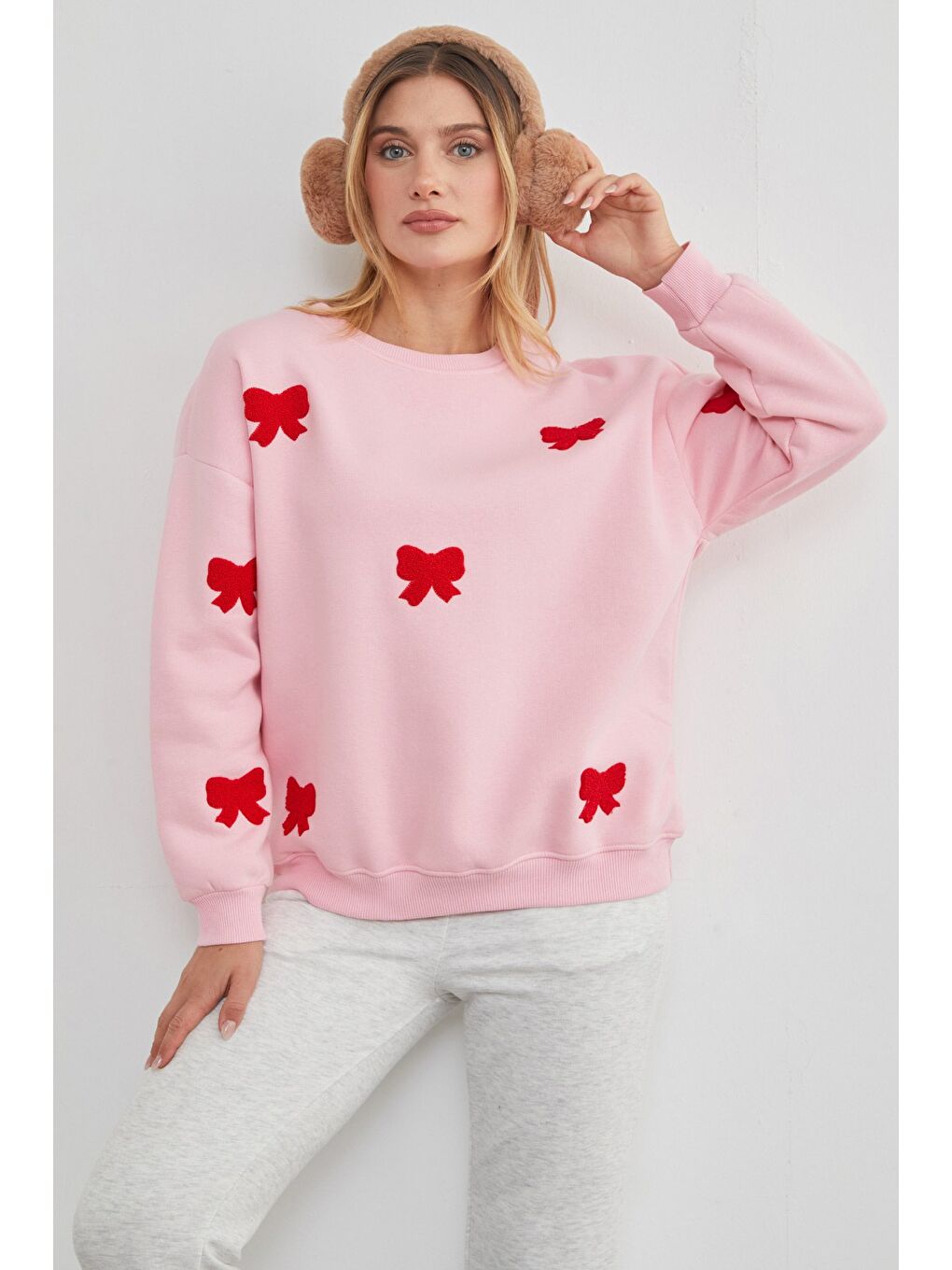 Pembe 3 İplik Fiyonk Nakışlı Oversize Sweatshirt-1