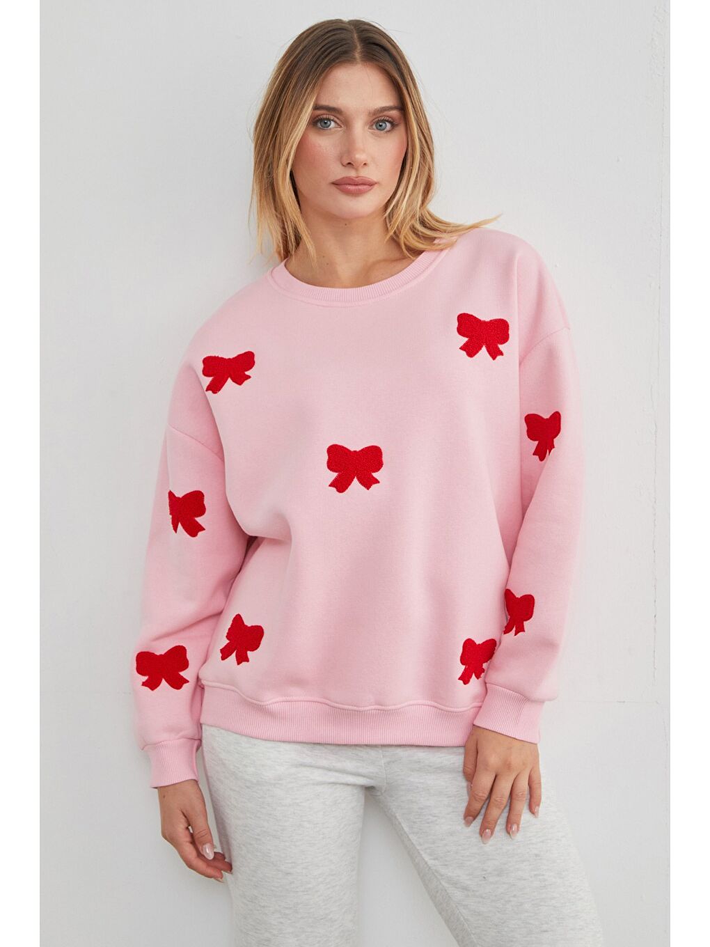 Pembe 3 İplik Fiyonk Nakışlı Oversize Sweatshirt-4