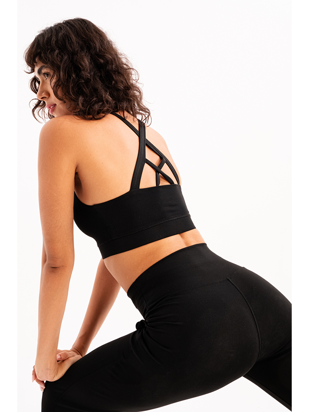 Sırt Detaylı Çıkarılabilir Pedli Bra Kadın Sporcu Sütyeni Surge Siyah-1