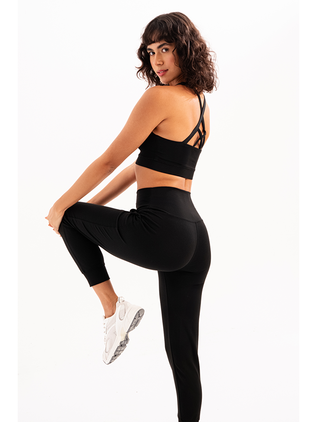 Sırt Detaylı Çıkarılabilir Pedli Bra Kadın Sporcu Sütyeni Surge Siyah-3