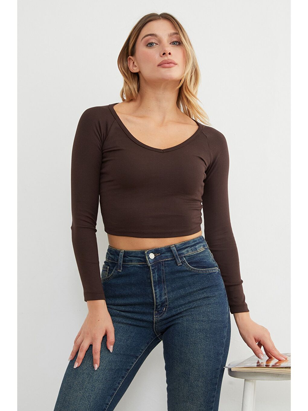 Kahverengi V Yaka Uzun Kol Crop Bluz