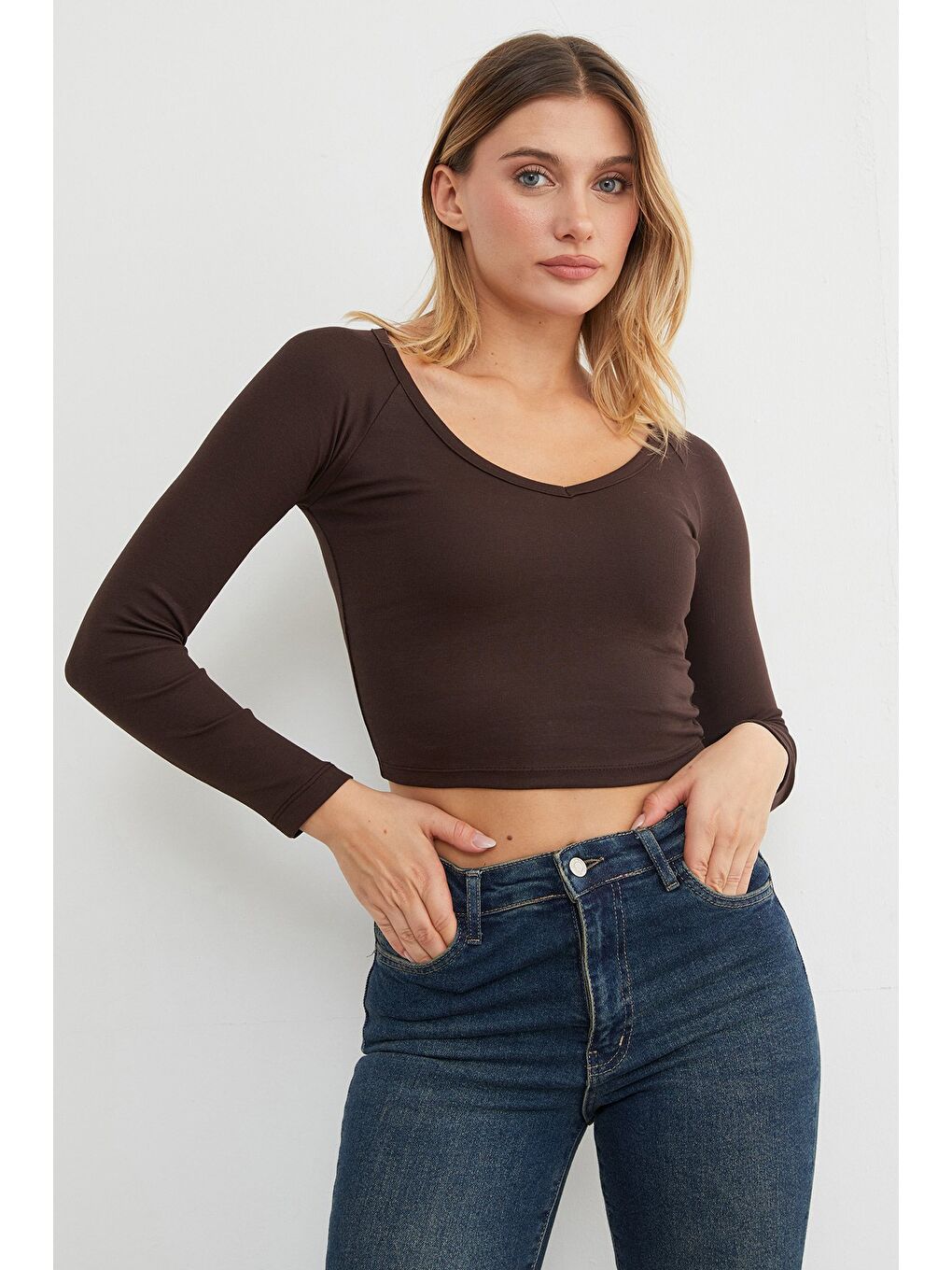 Kahverengi V Yaka Uzun Kol Crop Bluz-2