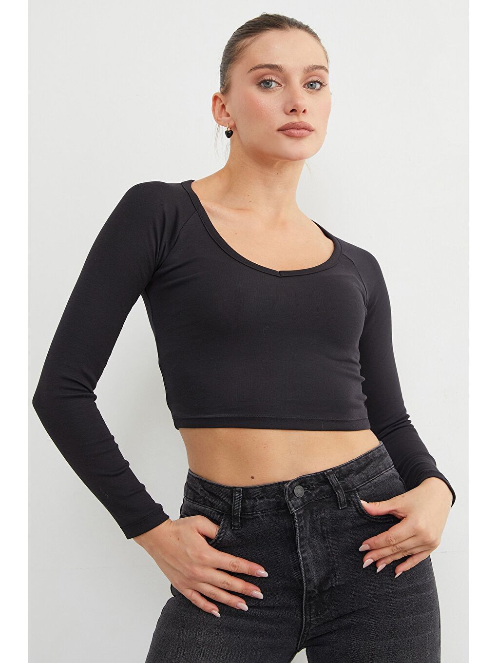 Siyah V Yaka Uzun Kol Crop Bluz-1