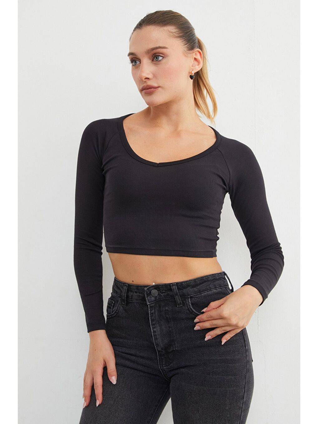 Siyah V Yaka Uzun Kol Crop Bluz-2