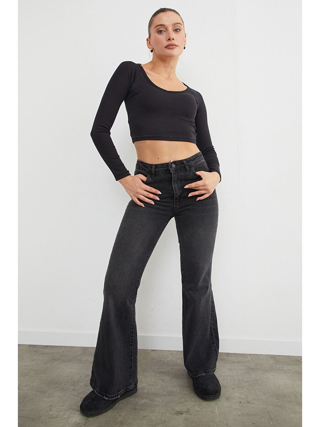 Siyah V Yaka Uzun Kol Crop Bluz-3