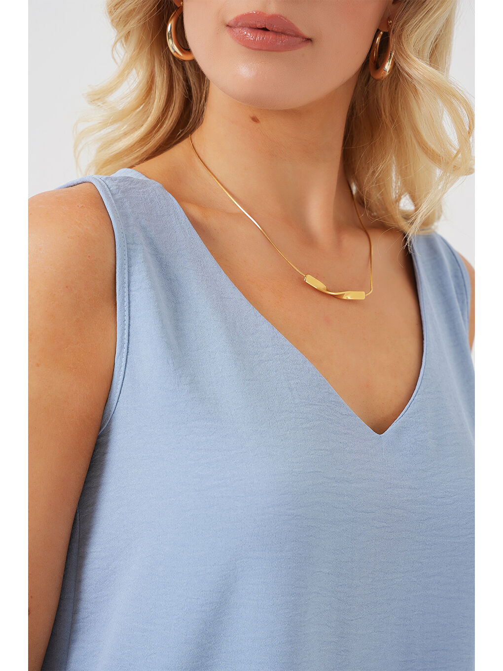 V Yaka Sıfır Kol Bluz 950 - Mavi-4