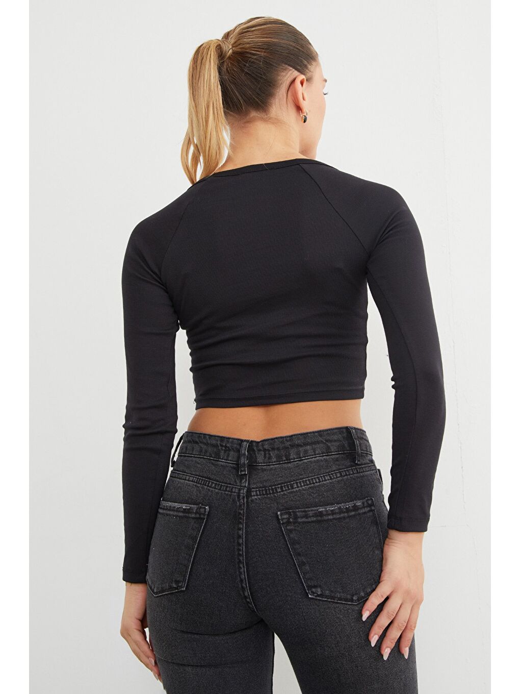 Siyah V Yaka Uzun Kol Crop Bluz-4