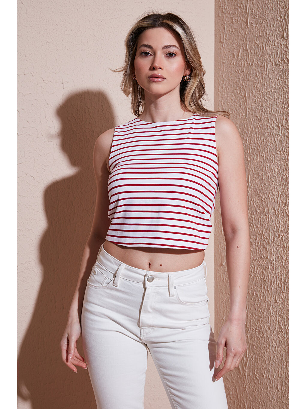 Kırmızı Pamuklu Slim Fit Bisiklet Yaka Crop 25Y0326K1-1