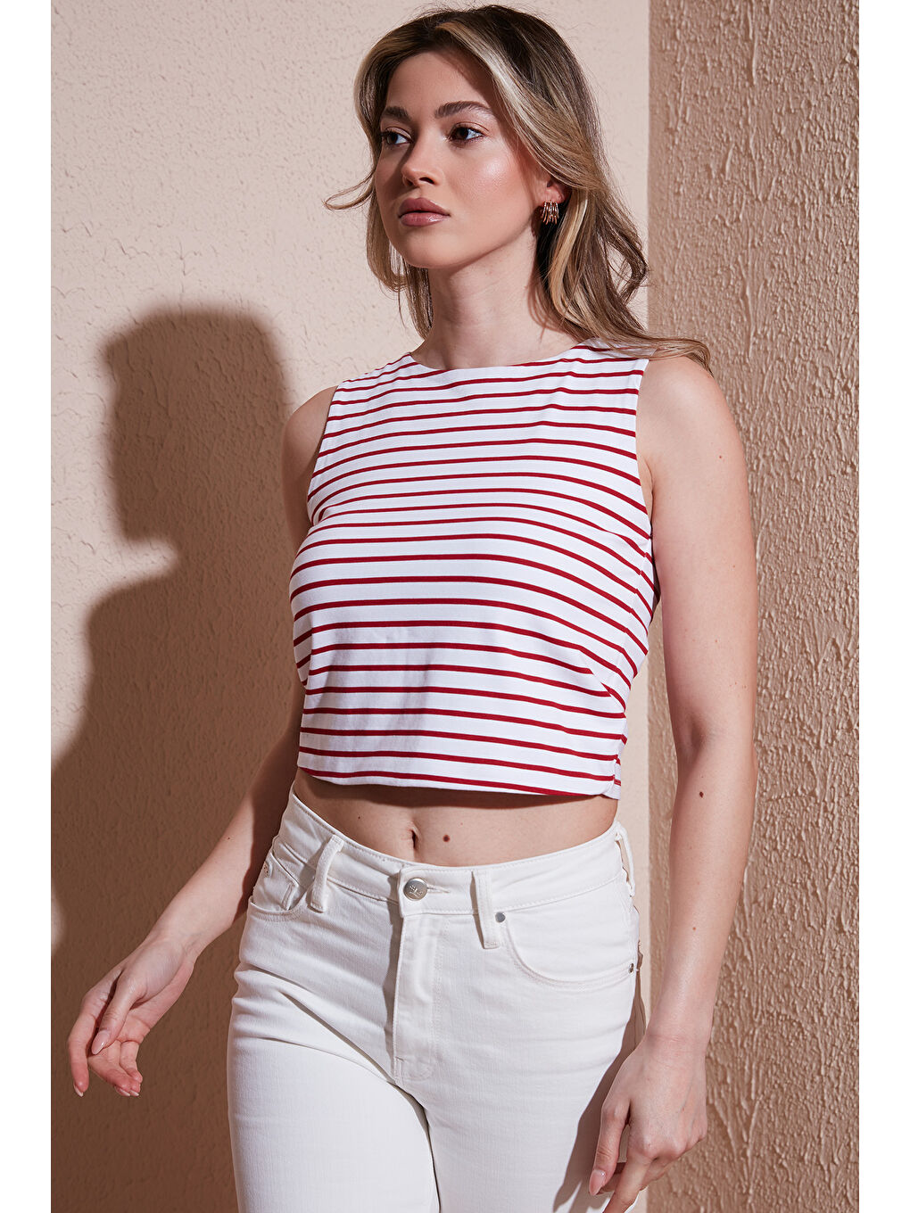 Kırmızı Pamuklu Slim Fit Bisiklet Yaka Crop 25Y0326K1-3