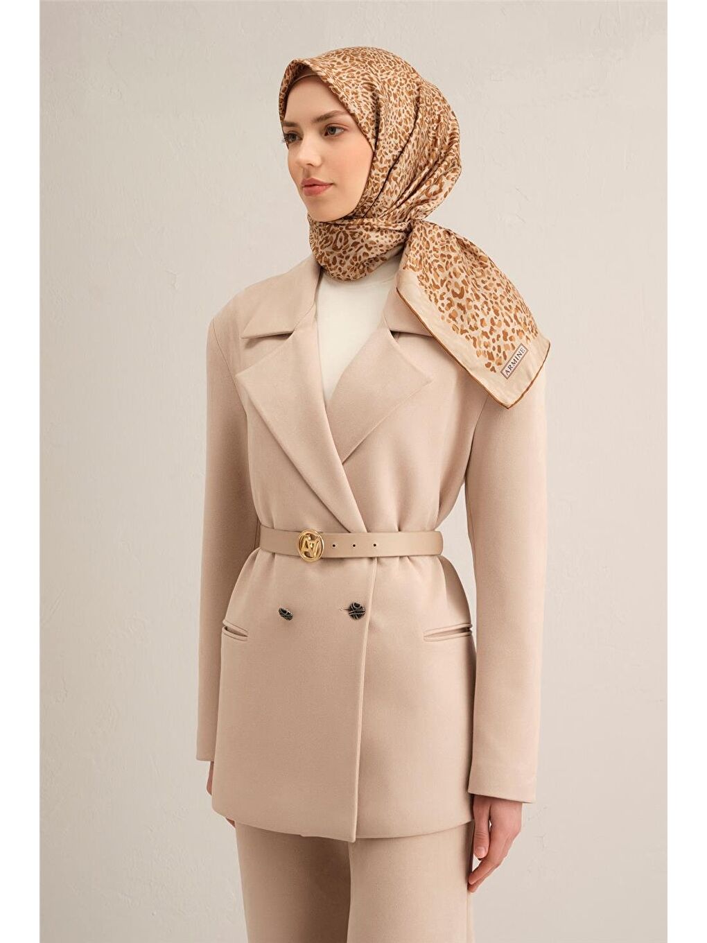 Kahverengi Leopar Desenli Saf İpek Twill Eşarp 9352 52