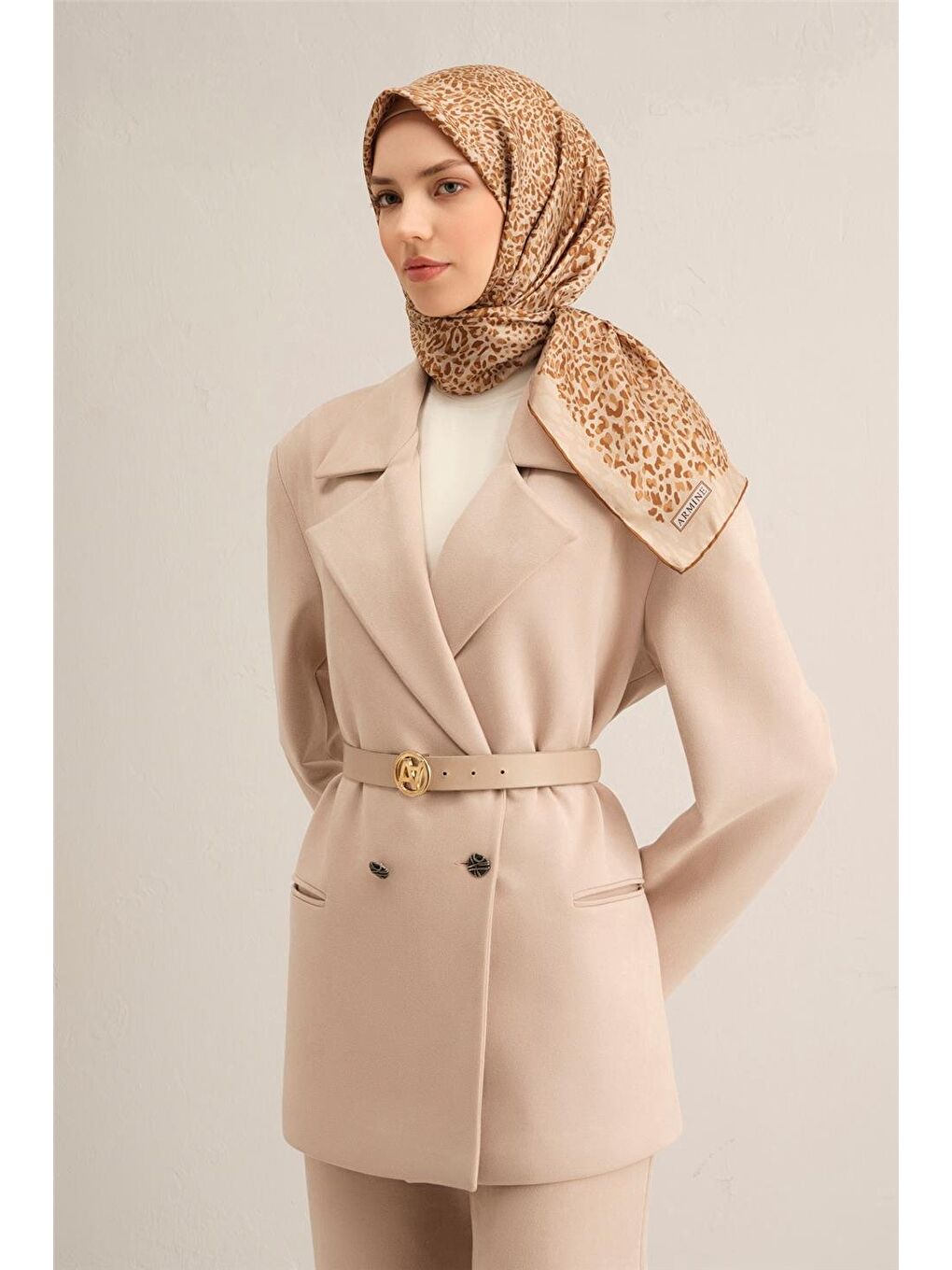 Kahverengi Leopar Desenli Saf İpek Twill Eşarp 9352 52-1